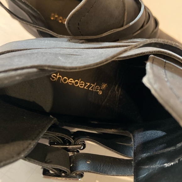 ShoeDazzle~Matte Black Faux Leather Criss Cross Strap Buckle Ankle Boot~Size 8.5 - Picture 2 of 11